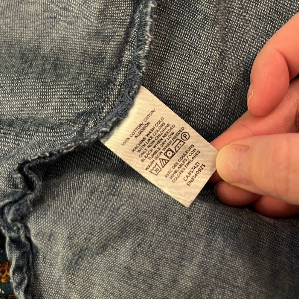 Like New Loft Women’s Denim - Picture 3 of 3